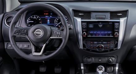 Nissan Navara LE steering wheel